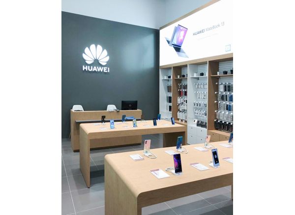 Huawei и Xiaomi уменьшили поставки в Россию