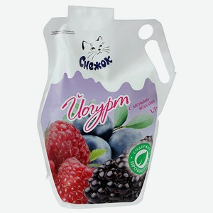 Йогурт питьевой Снежок лесные ягоды, 1.5%, 900 г, пакет