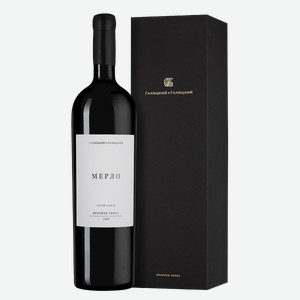 Вино Мерло Красная Горка в подарочной упаковке 1.5 л.