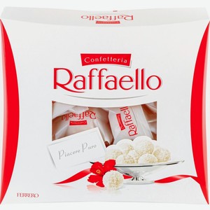 Конфеты Raffaello с цельным миндальным орехом в кокосовой обсыпке, 240г